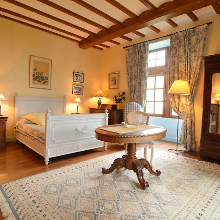 Magnificent Holiday Home With Pool Saint-Paul-du-Bois Екстер'єр фото
